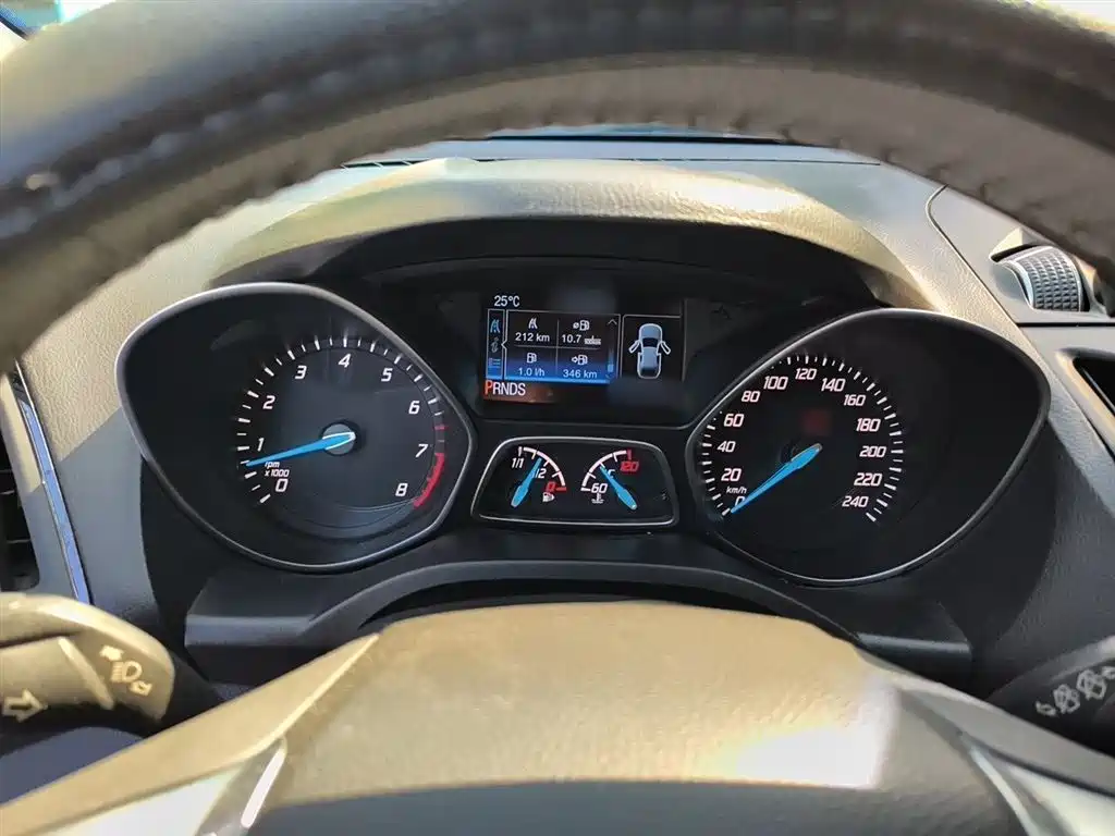 Ford Kuga 2015 — фото 4