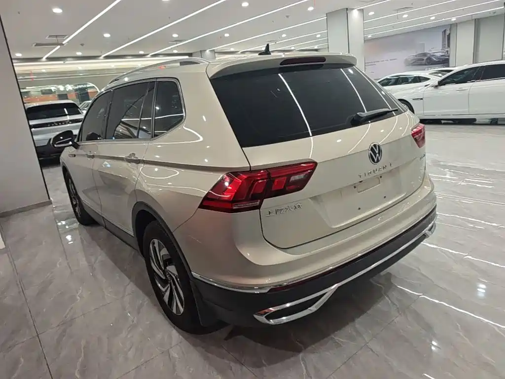 Volkswagen Tiguan L 2021 — фото 5