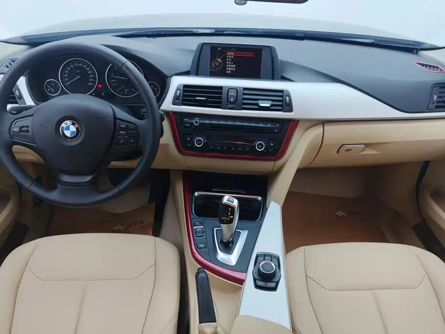 BMW 3 Series 2016 — фото 12