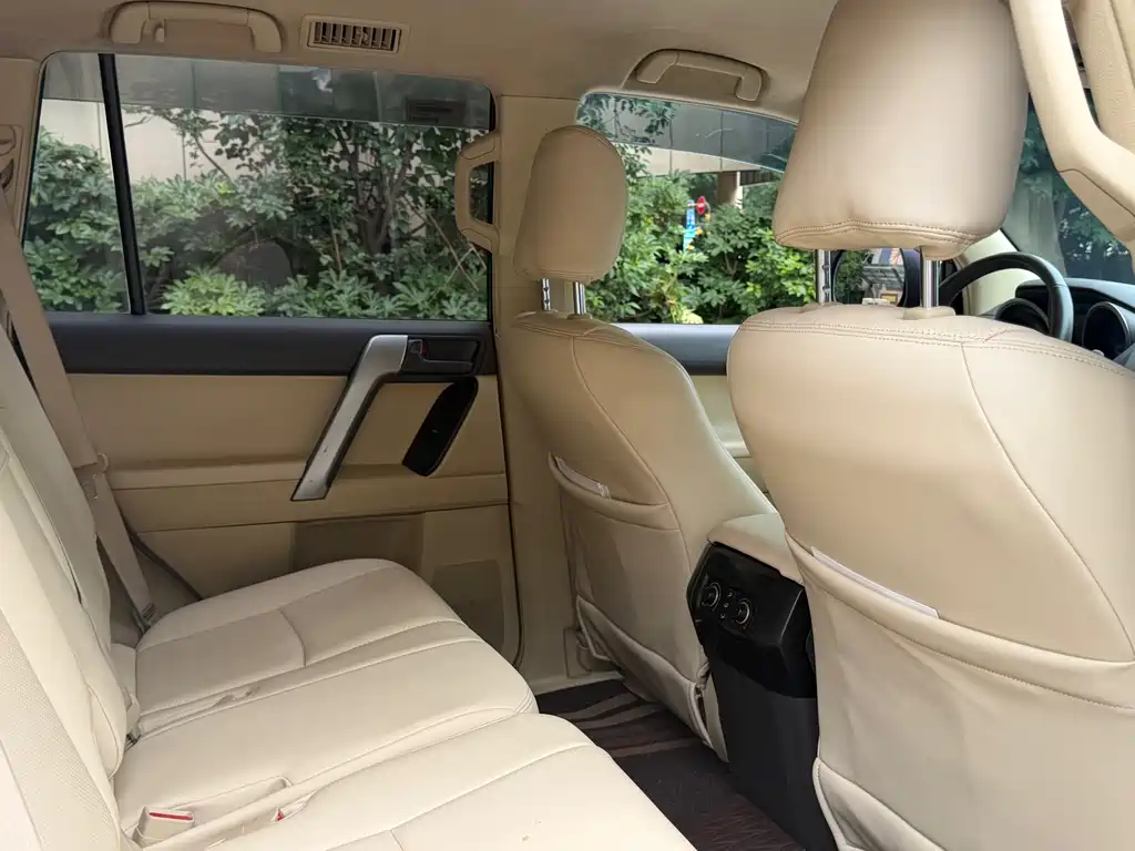 Toyota Prado 2016 — фото 11