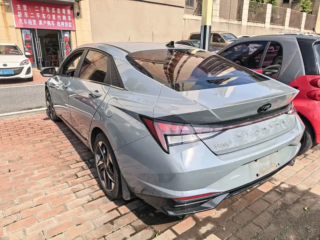 Hyundai Elantra 2023 — фото 4