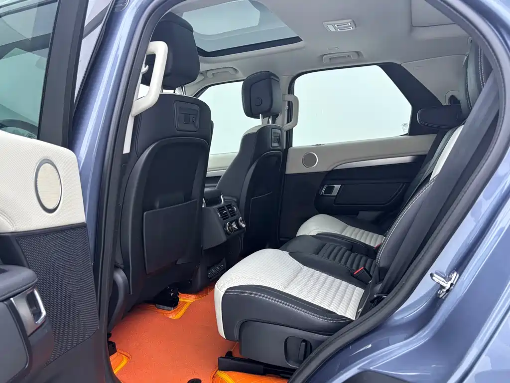 Land Rover Discovery 2022 — фото 11