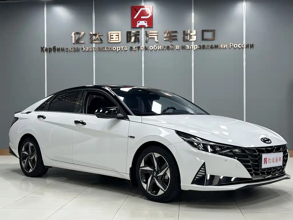 Hyundai Elantra 2023 — фото 3