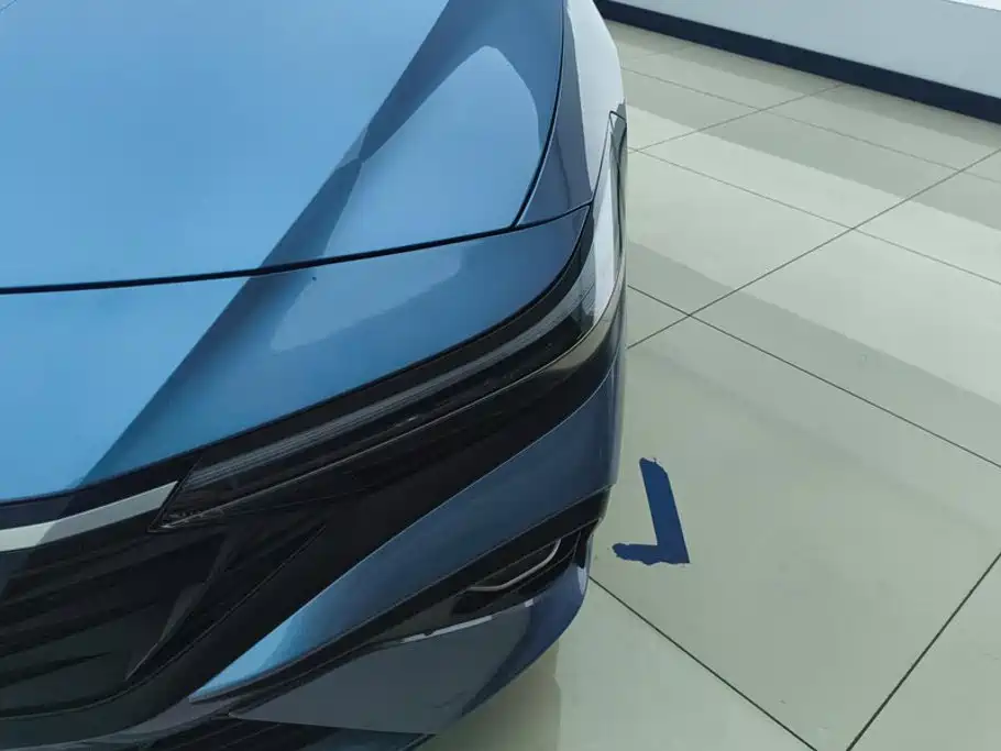 Hyundai Elantra 2024