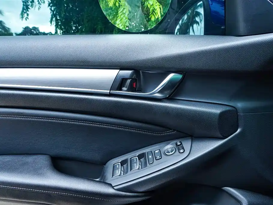 Honda Accord 2018 — фото 14