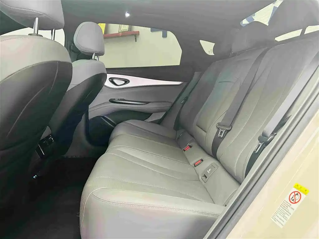 BYD Seal 07 DM-i 2025 — фото 22