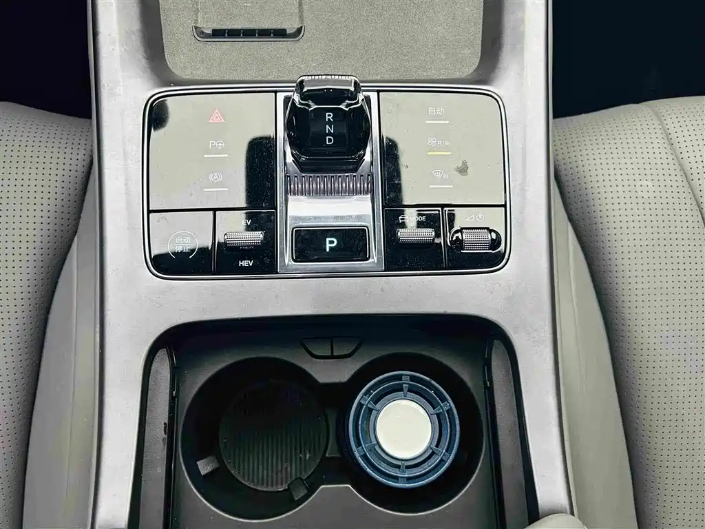 BYD Seal 07 DM-i 2025 — фото 17