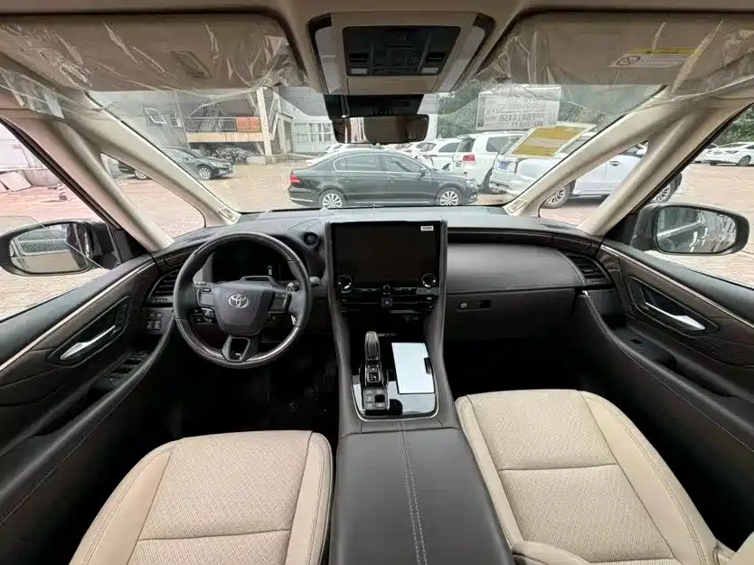 Toyota Alphard — фото 6