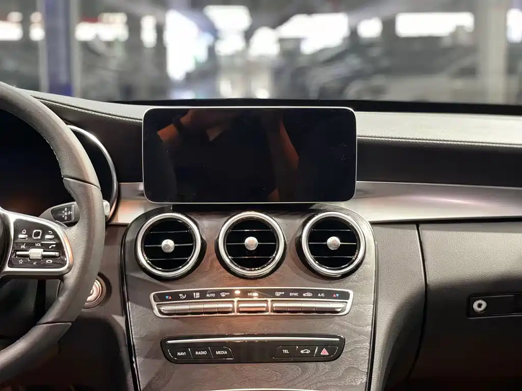 Mercedes-Benz C-Class 2019 — фото 17