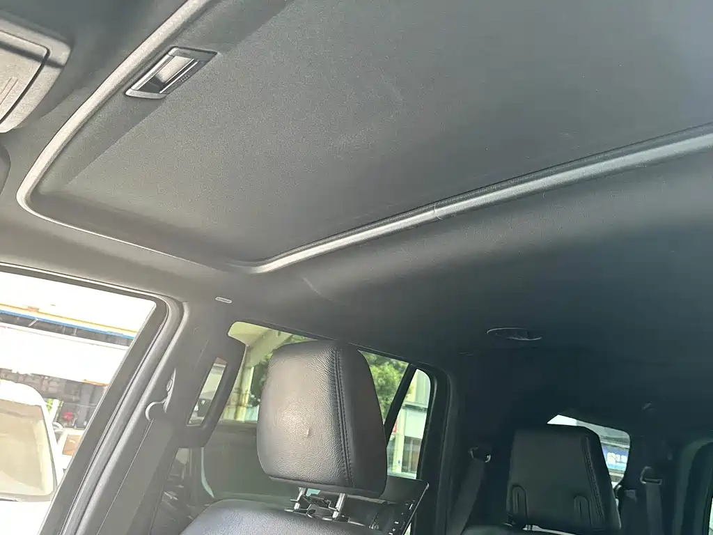 Lincoln Navigator 2017 — фото 13