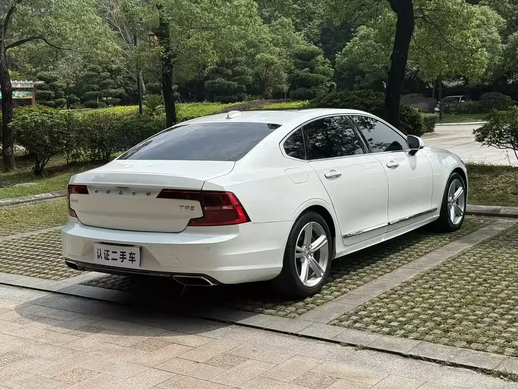 Volvo S90 2018 — фото 11