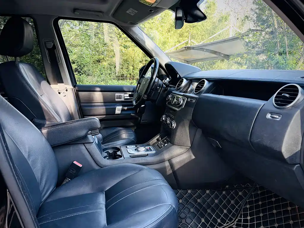 Land Rover Discovery 2015 — фото 13