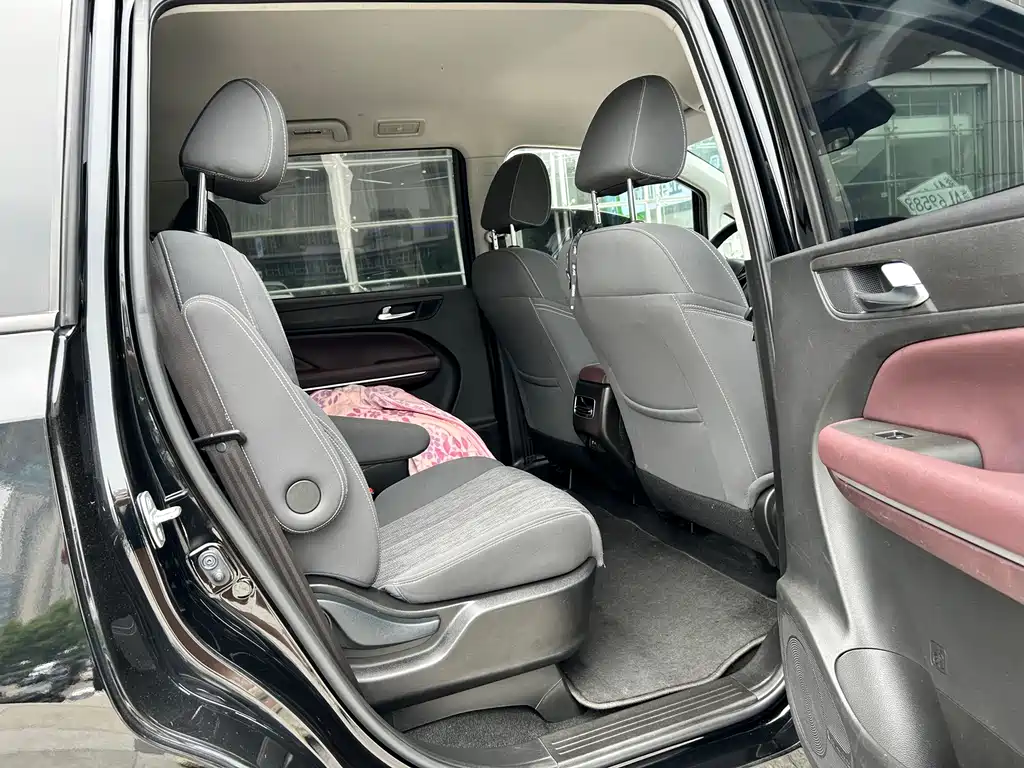 GAC Motor Trumpchi M6 2023 — фото 15