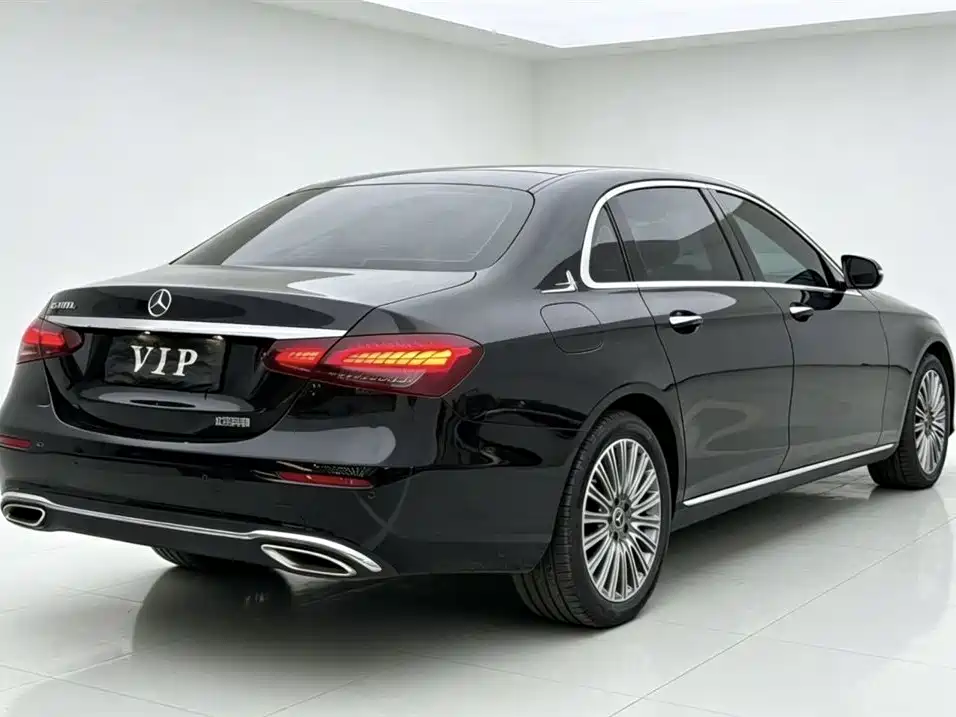 Mercedes-Benz E-Class 2023 — фото 7