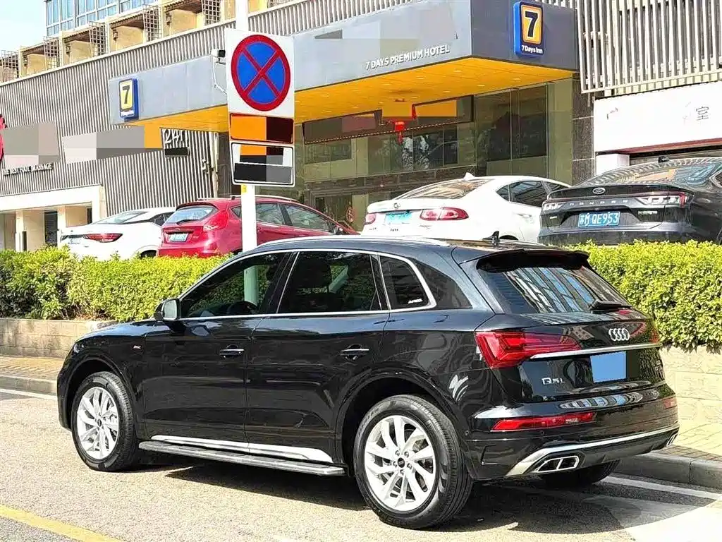 Audi Q5L 2023 — фото 10