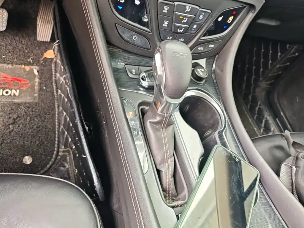 Buick Envision Plus 2017 — фото 14