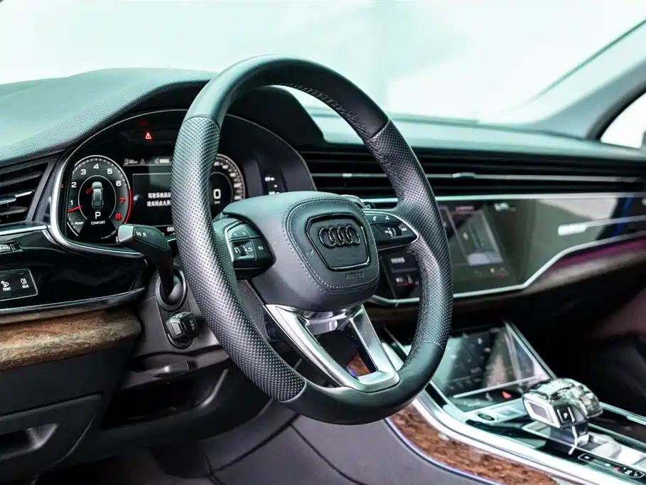 Audi Q7 2021 — фото 19