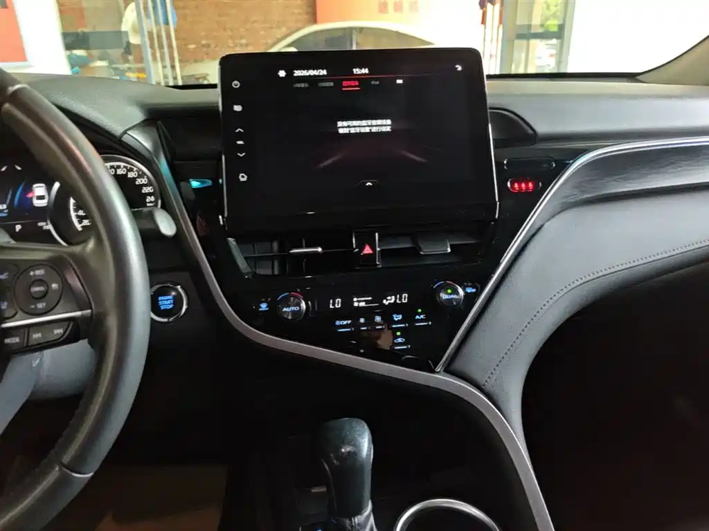 Toyota Camry 2021 — фото 13