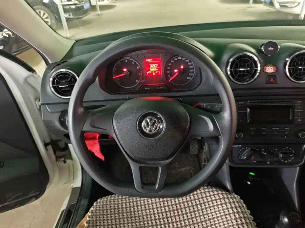 Volkswagen Jetta 2018 — фото 11