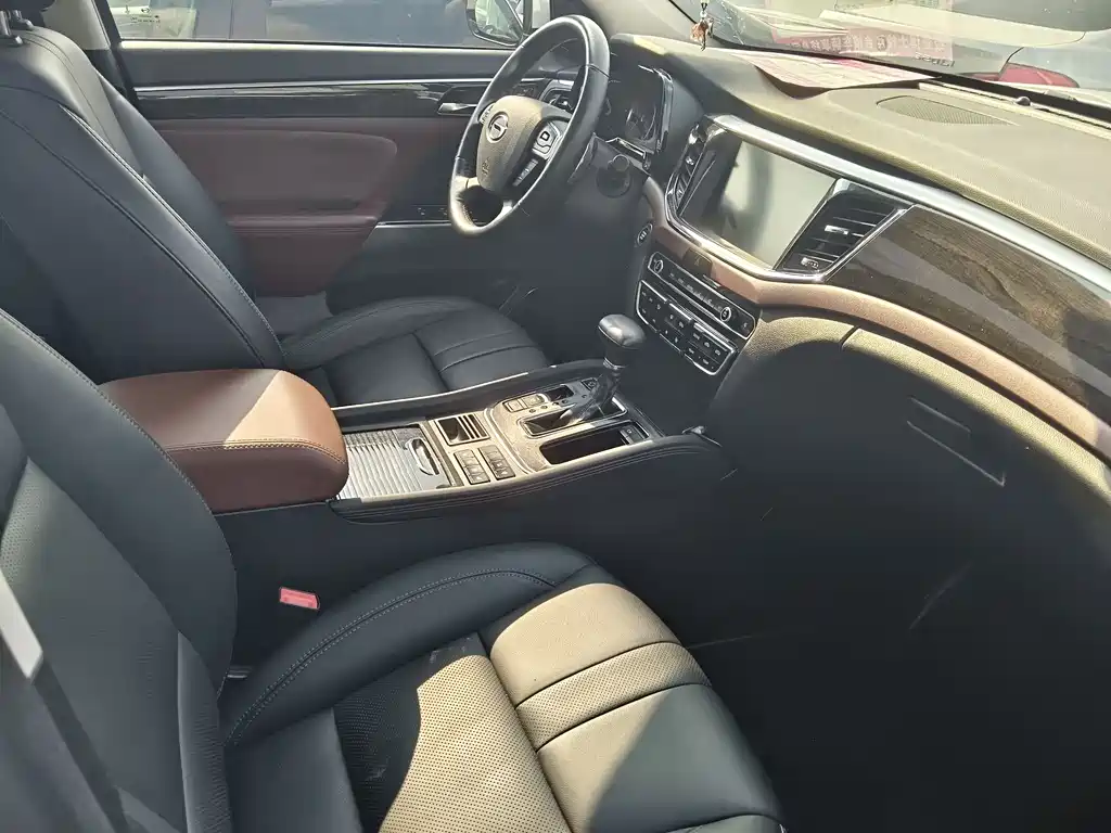 GAC Motor Trumpchi GS8 2017 — фото 13