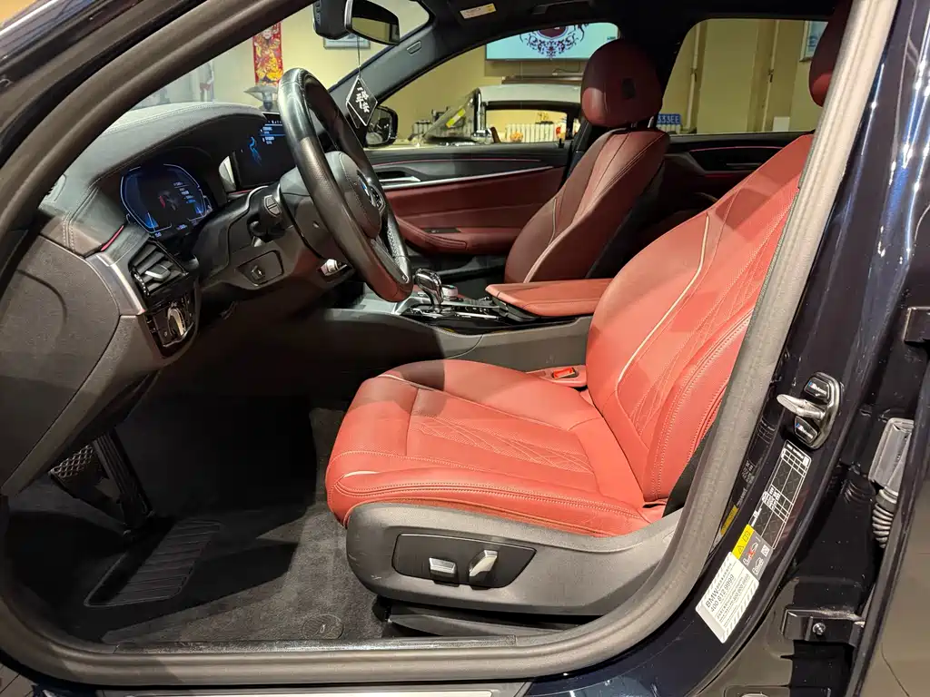 BMW 5 Series New Energy 2023 — фото 12