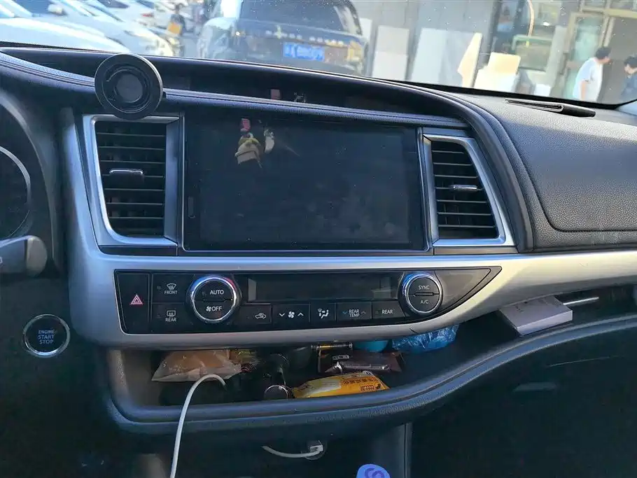 Toyota Highlander 2020 — фото 13