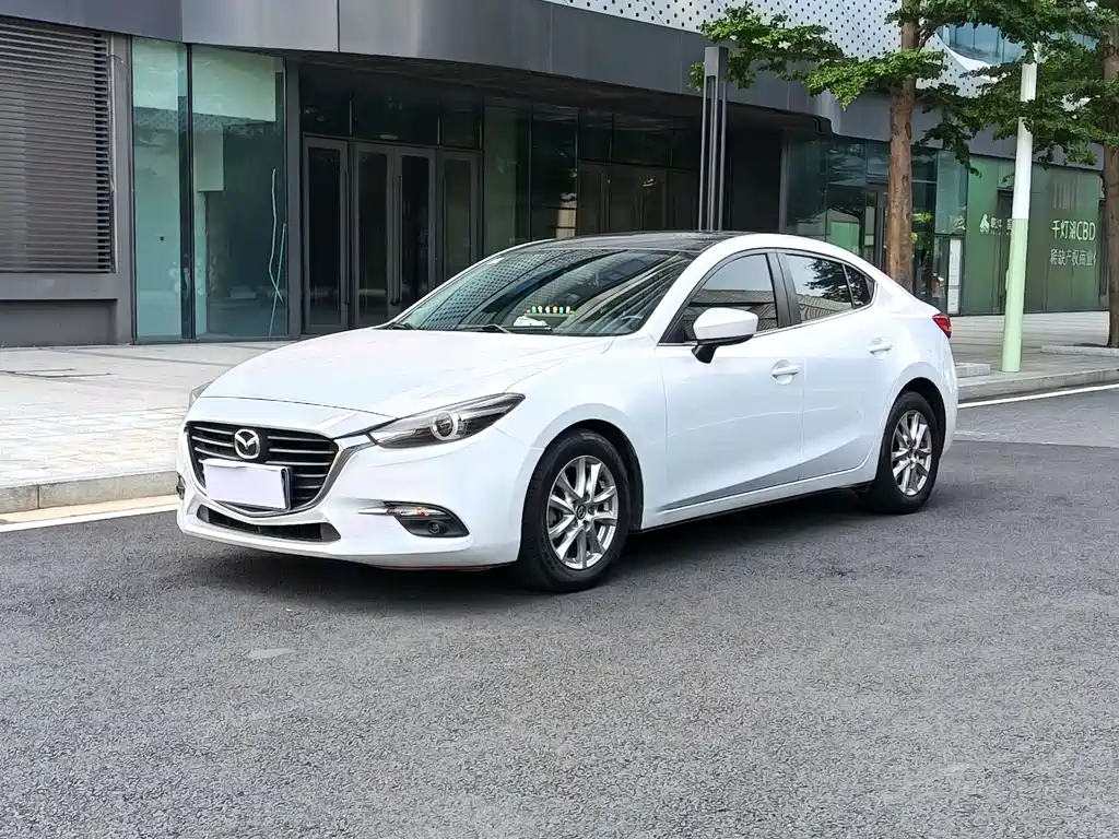 Mazda 3 Axela 2018 — фото 1
