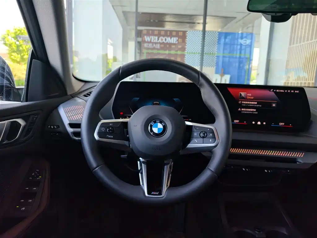 BMW 2 Series 2025 — фото 11