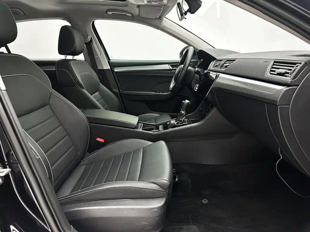 Skoda Superb 2023 — фото 20