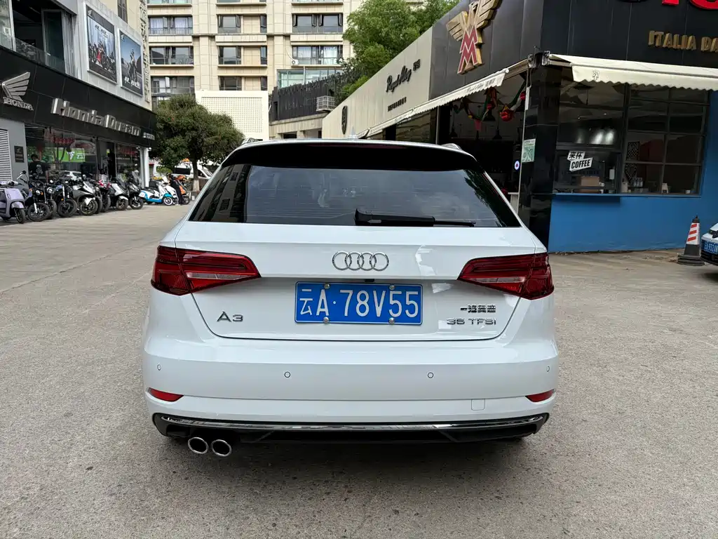 Audi A3 2018 — фото 4