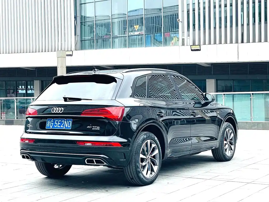 Audi Q5L 2024 — фото 7