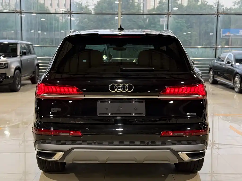Audi Q7 2024 — фото 23