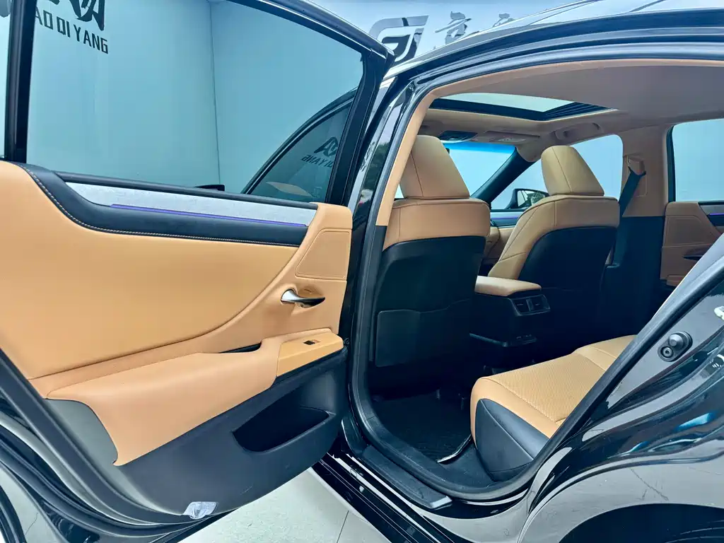 Lexus ES 2025 — фото 10