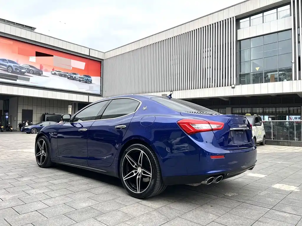 Maserati Ghibli 2018 — фото 10