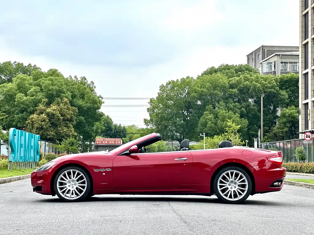 Maserati GranCabrio 2016 — фото 16