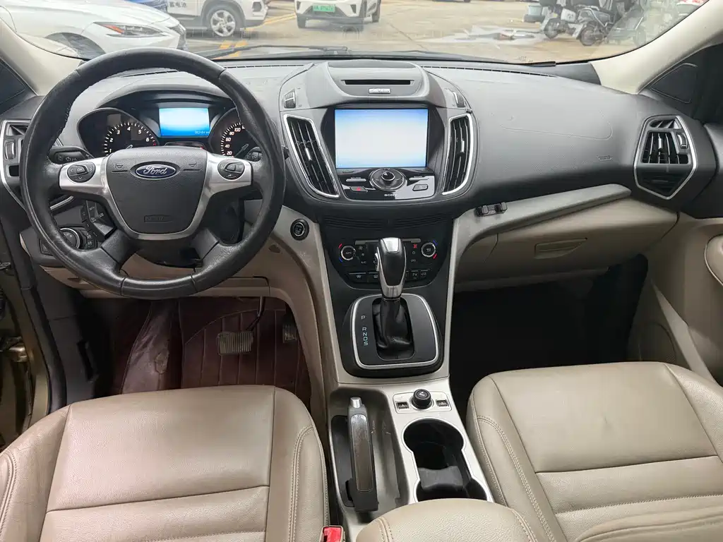 Ford Kuga 2014 — фото 10