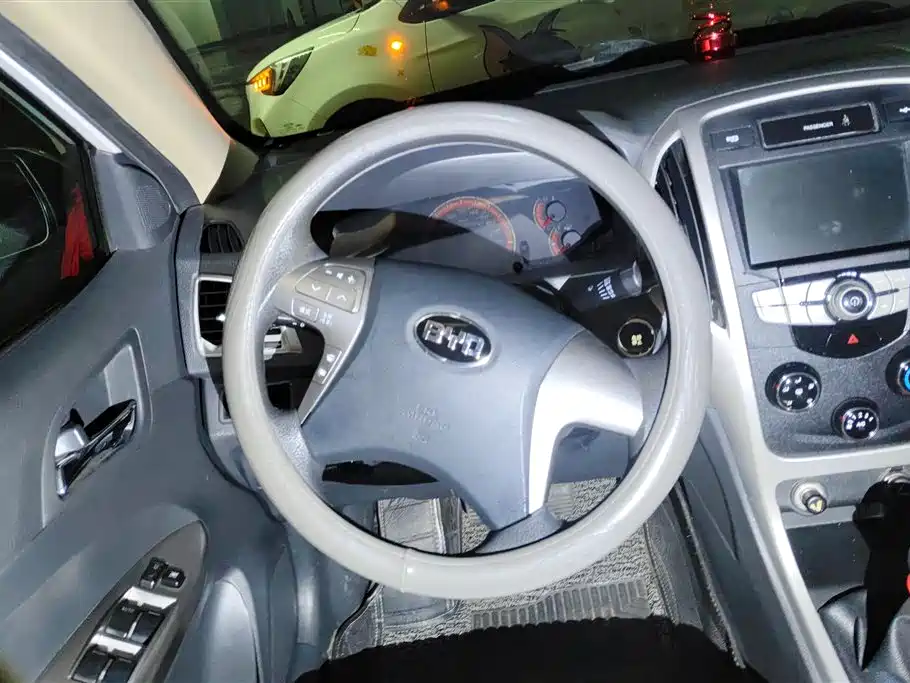 BYD F3 2015 — фото 15