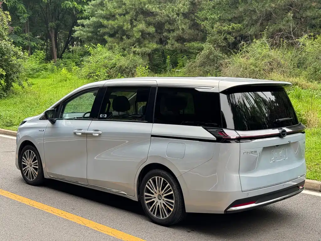 GAC Motor E8 PHEV 2024 — фото 6