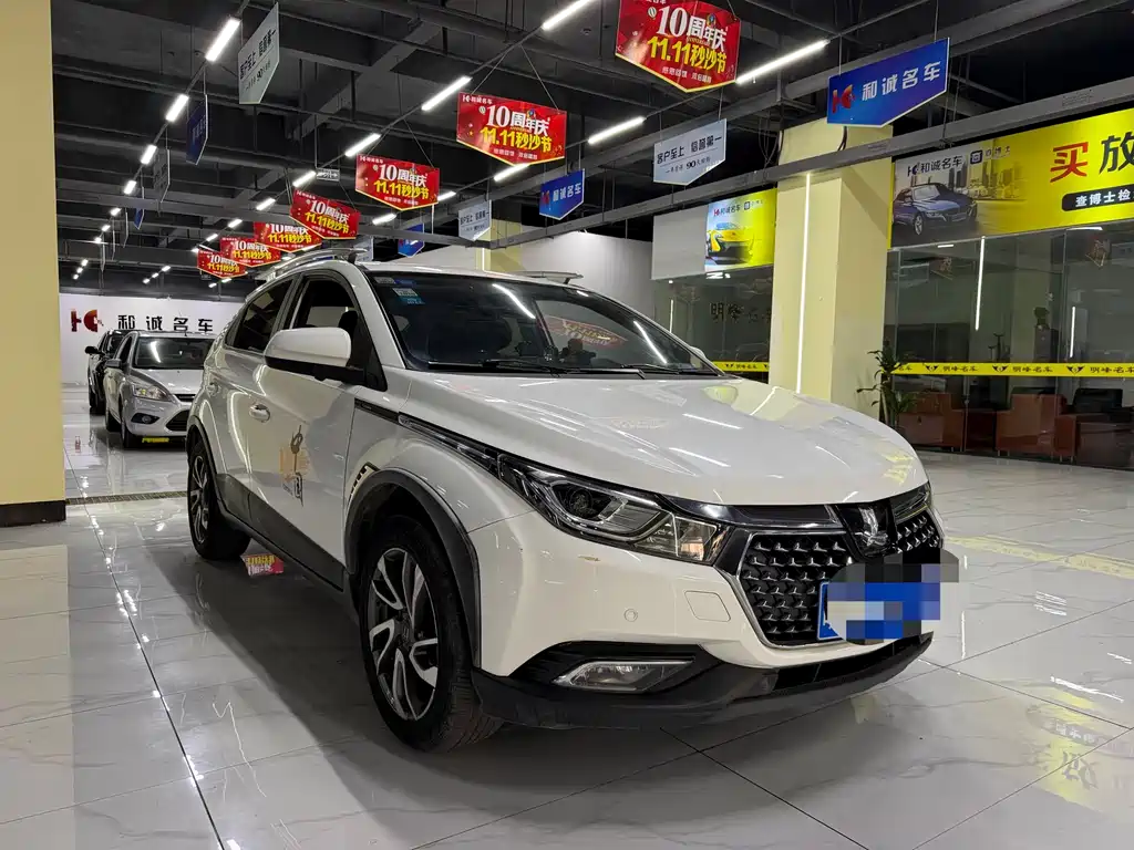Luxgen U5 SUV 2018 — фото 3