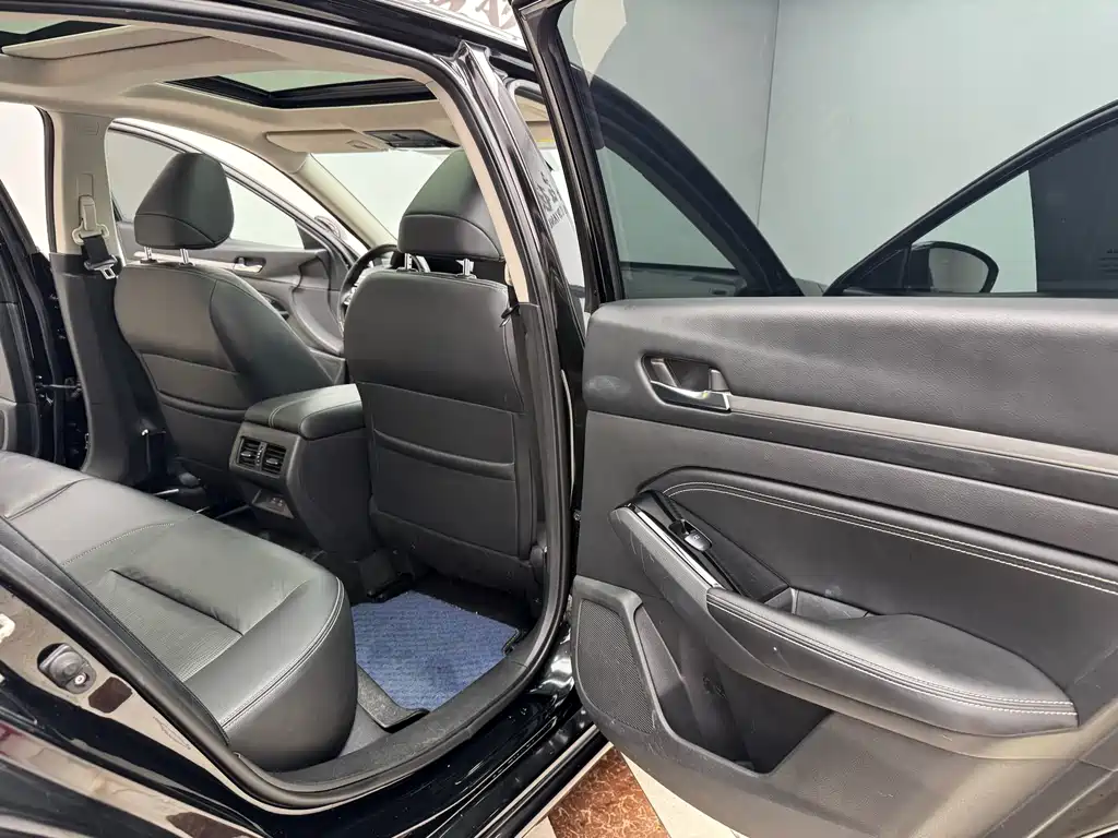 Nissan Teana 2023 — фото 11