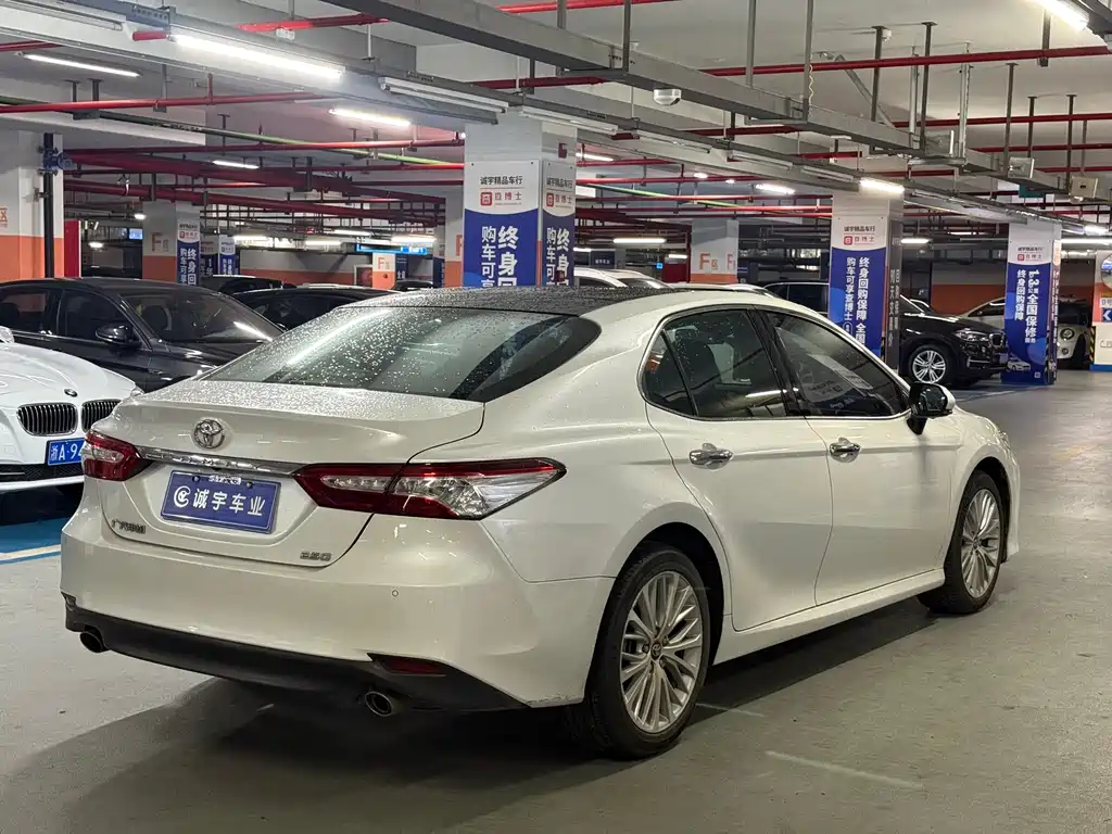 Toyota Camry 2020 — фото 13