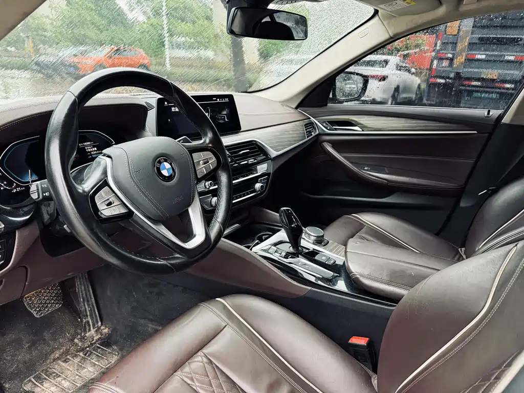 BMW 5 Series New Energy 2019 — фото 17