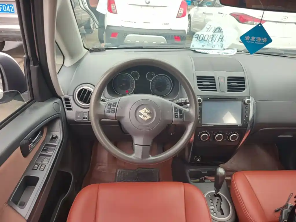 Suzuki SX4 2014 — фото 11