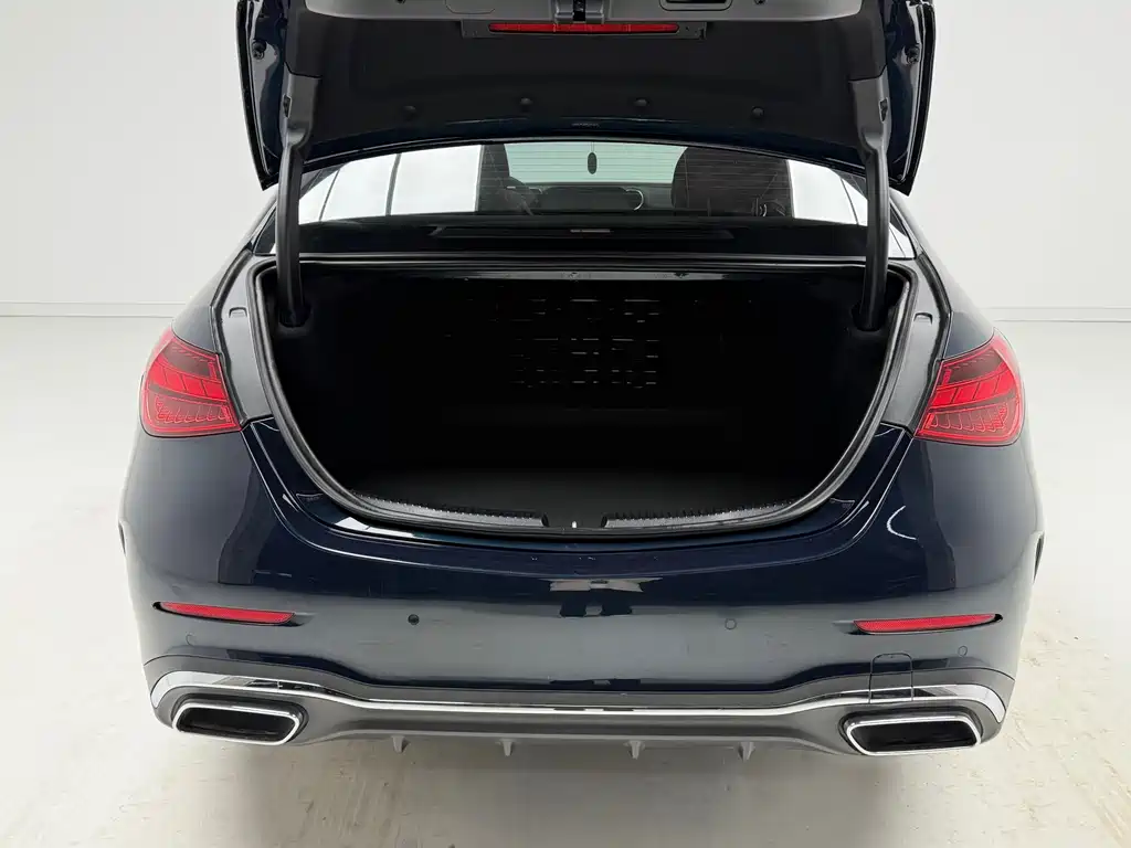 Mercedes-Benz C-Class 2023 — фото 10