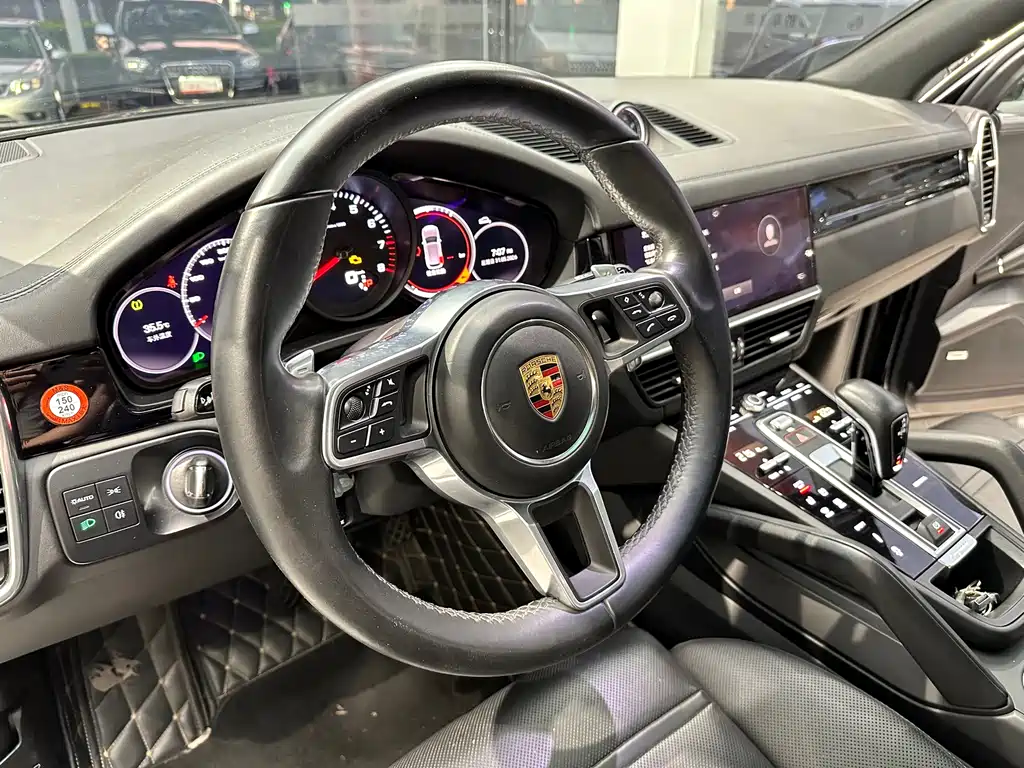 Porsche Cayenne 2021 — фото 11