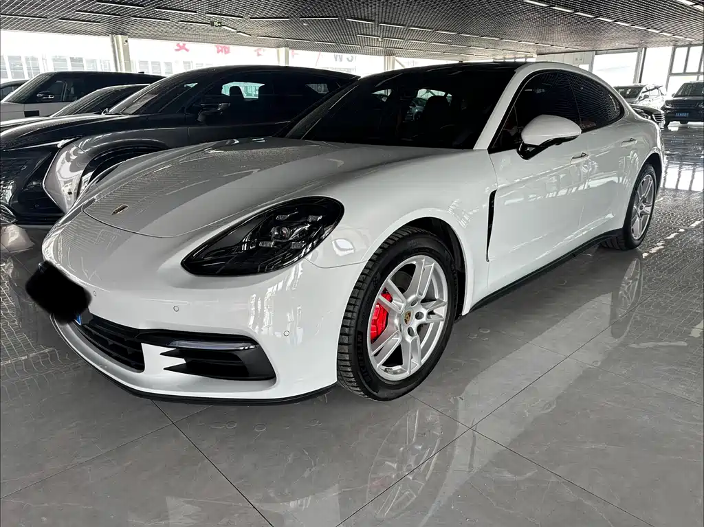 Porsche Panamera 2018 — фото 1