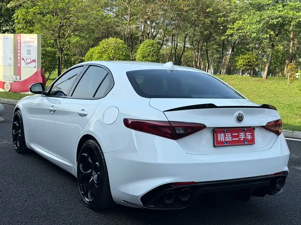 Alfa Romeo Giulia 2018 — фото 5
