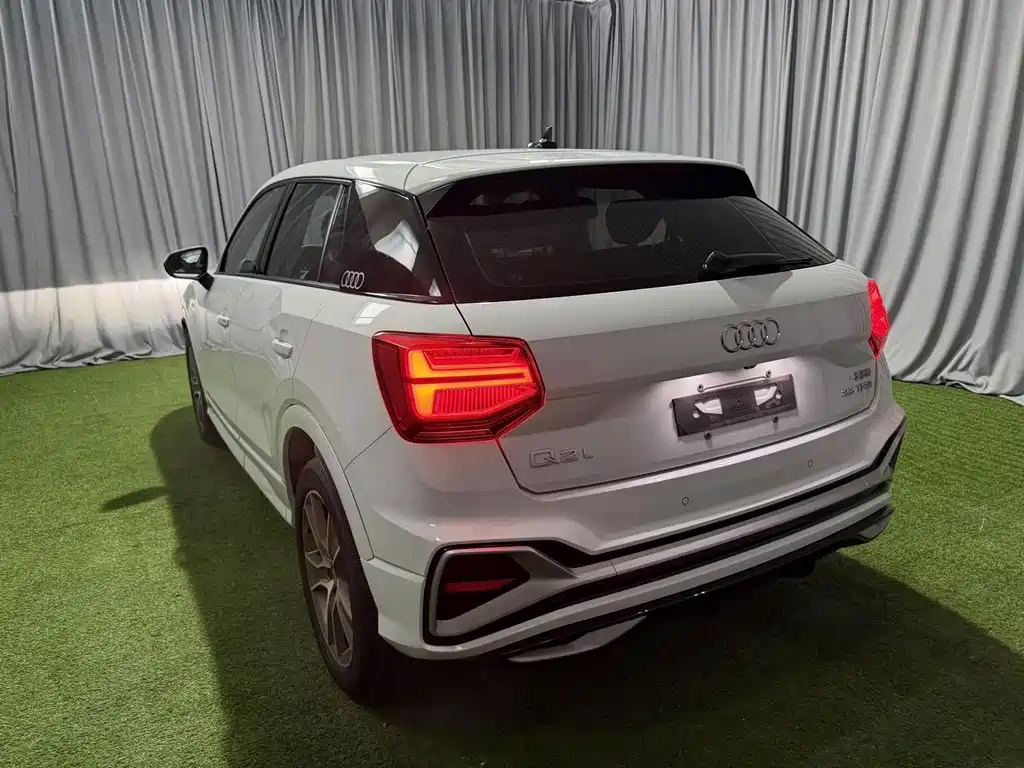 Audi Q2L 2022