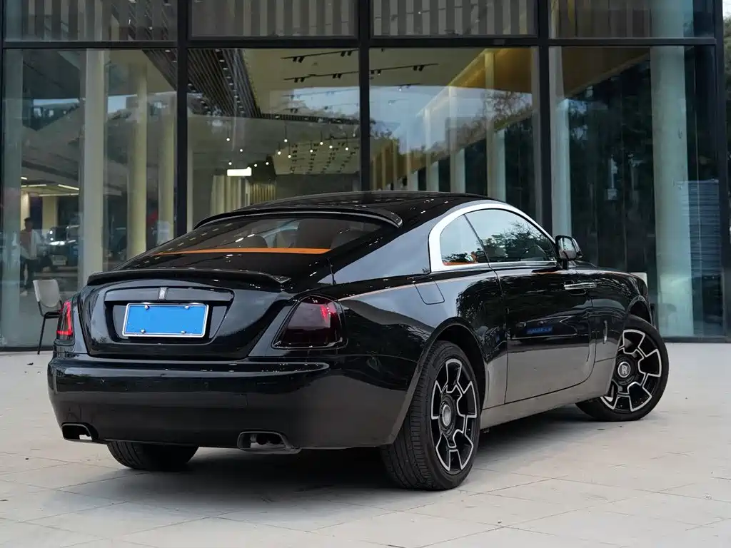 Rolls-Royce Wraith 2018 — фото 16