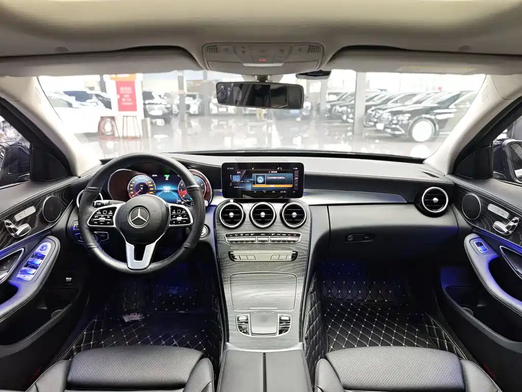 Mercedes-Benz C-Class 2019 — фото 12